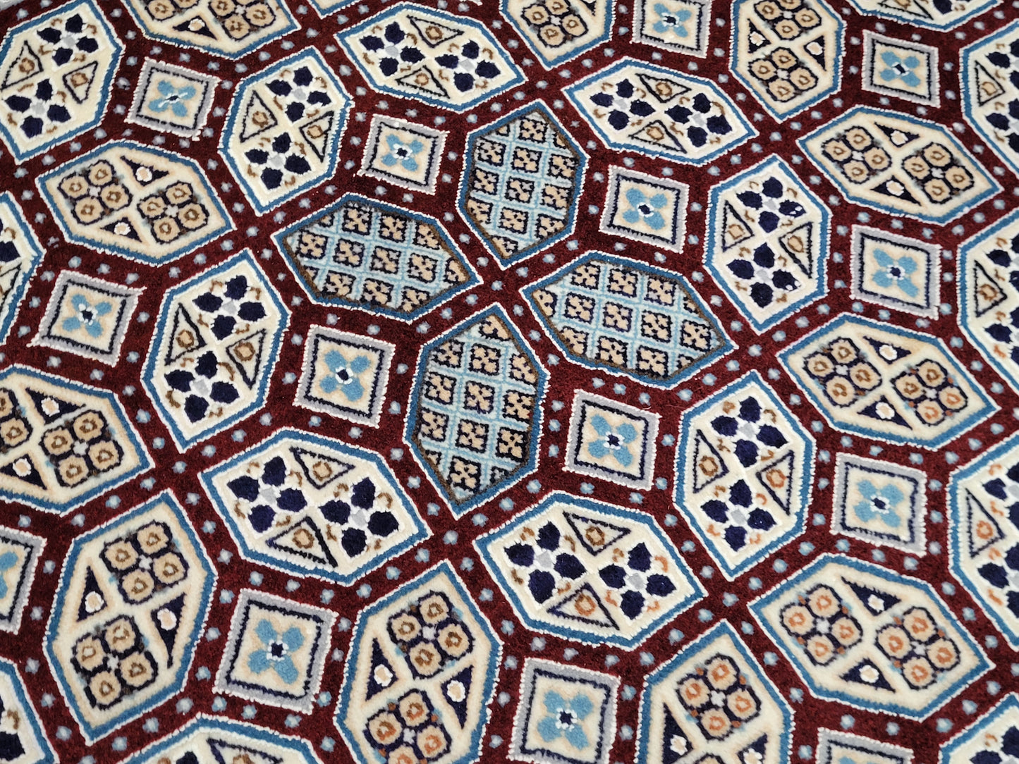 Nain Teppich Korkwolle mit Seide feine Knüpfung 315 × 205 cm