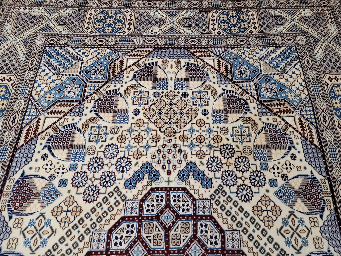 Nain Teppich Korkwolle mit Seide feine Knüpfung 315 × 205 cm