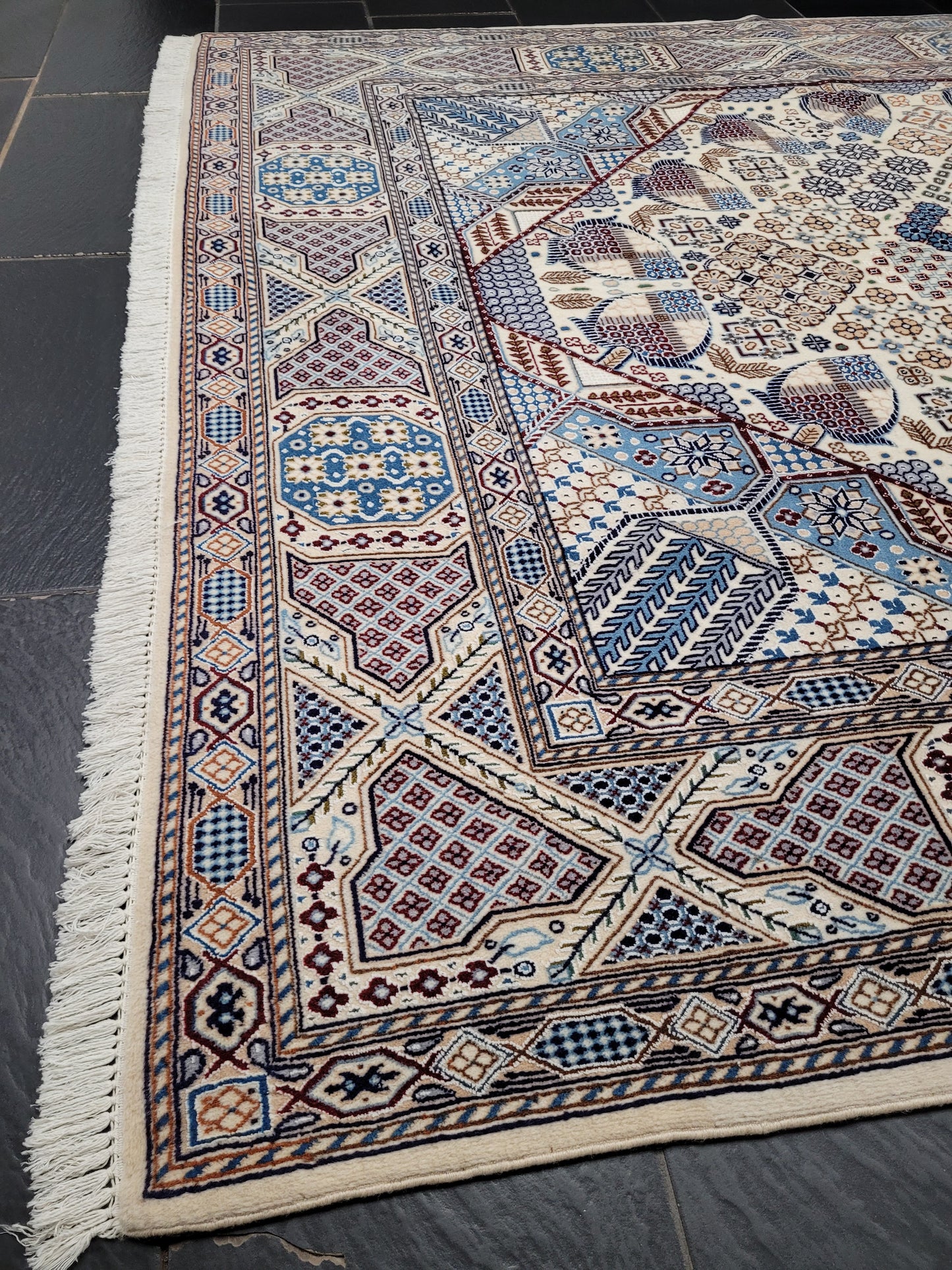 Nain Teppich Korkwolle mit Seide feine Knüpfung 315 × 205 cm