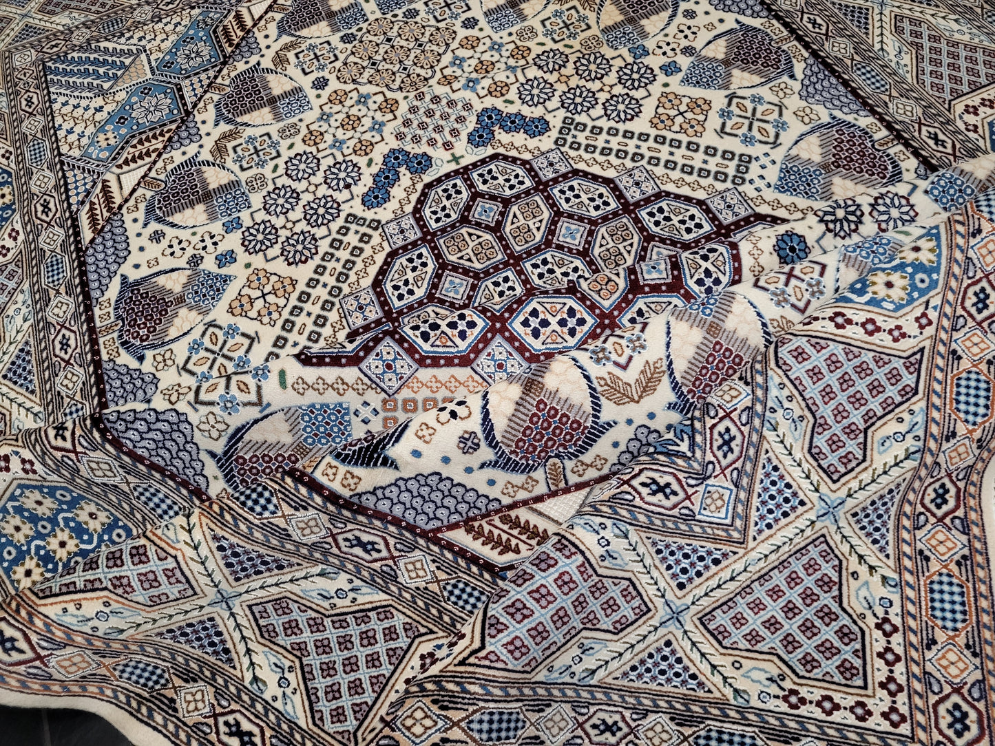 Nain Teppich Korkwolle mit Seide feine Knüpfung 315 × 205 cm