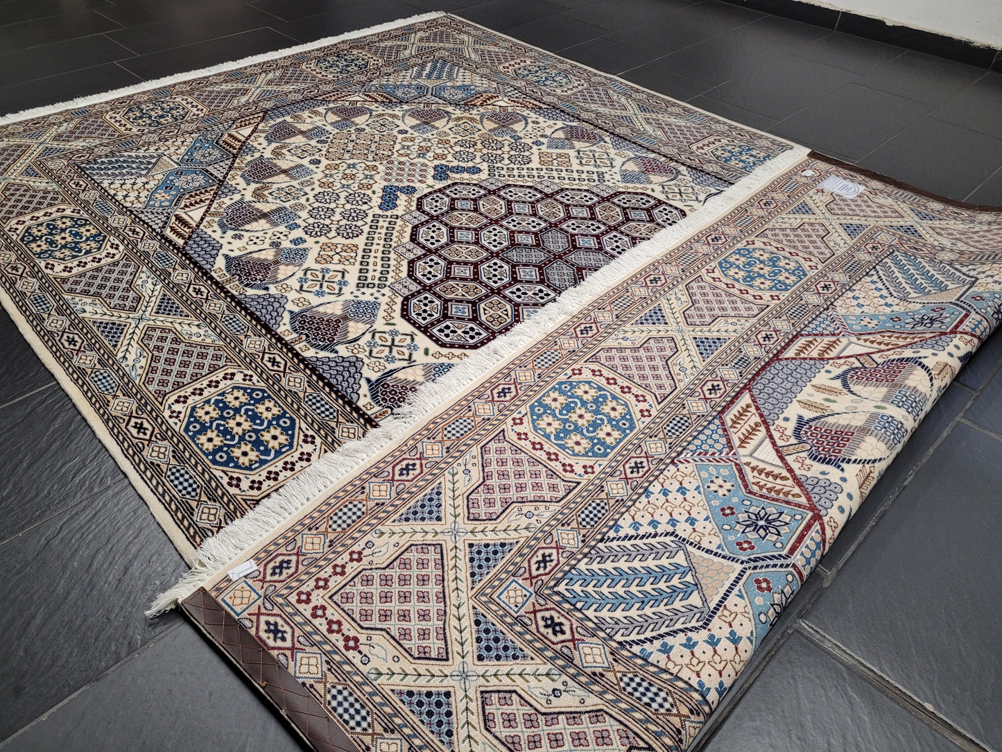 Nain Teppich Korkwolle mit Seide feine Knüpfung 315 × 205 cm