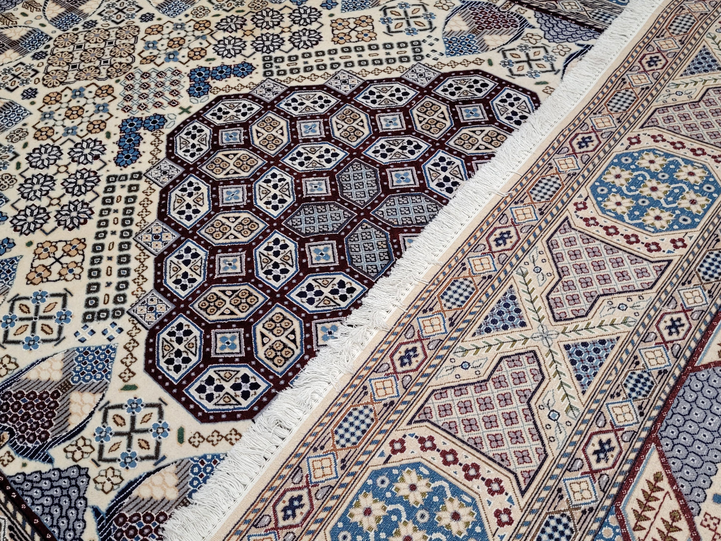 Nain Teppich Korkwolle mit Seide feine Knüpfung 315 × 205 cm