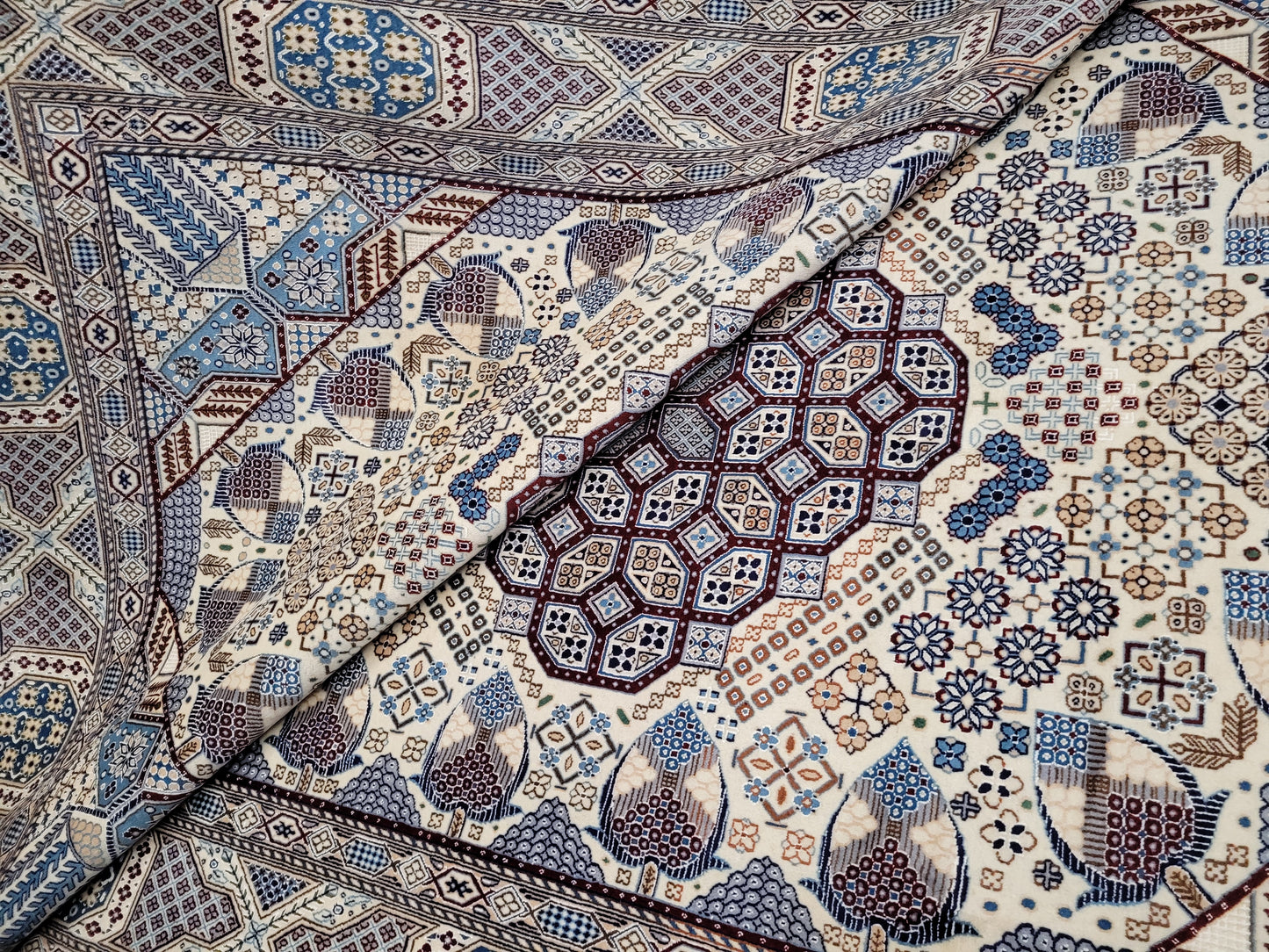 Nain Teppich Korkwolle mit Seide feine Knüpfung 315 × 205 cm