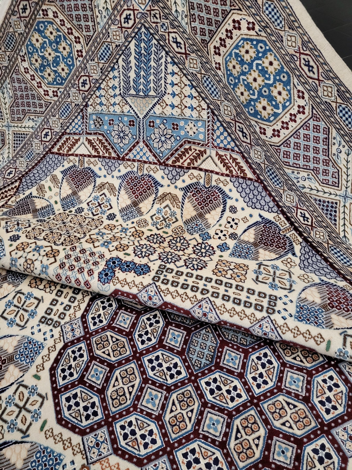 Nain Teppich Korkwolle mit Seide feine Knüpfung 315 × 205 cm