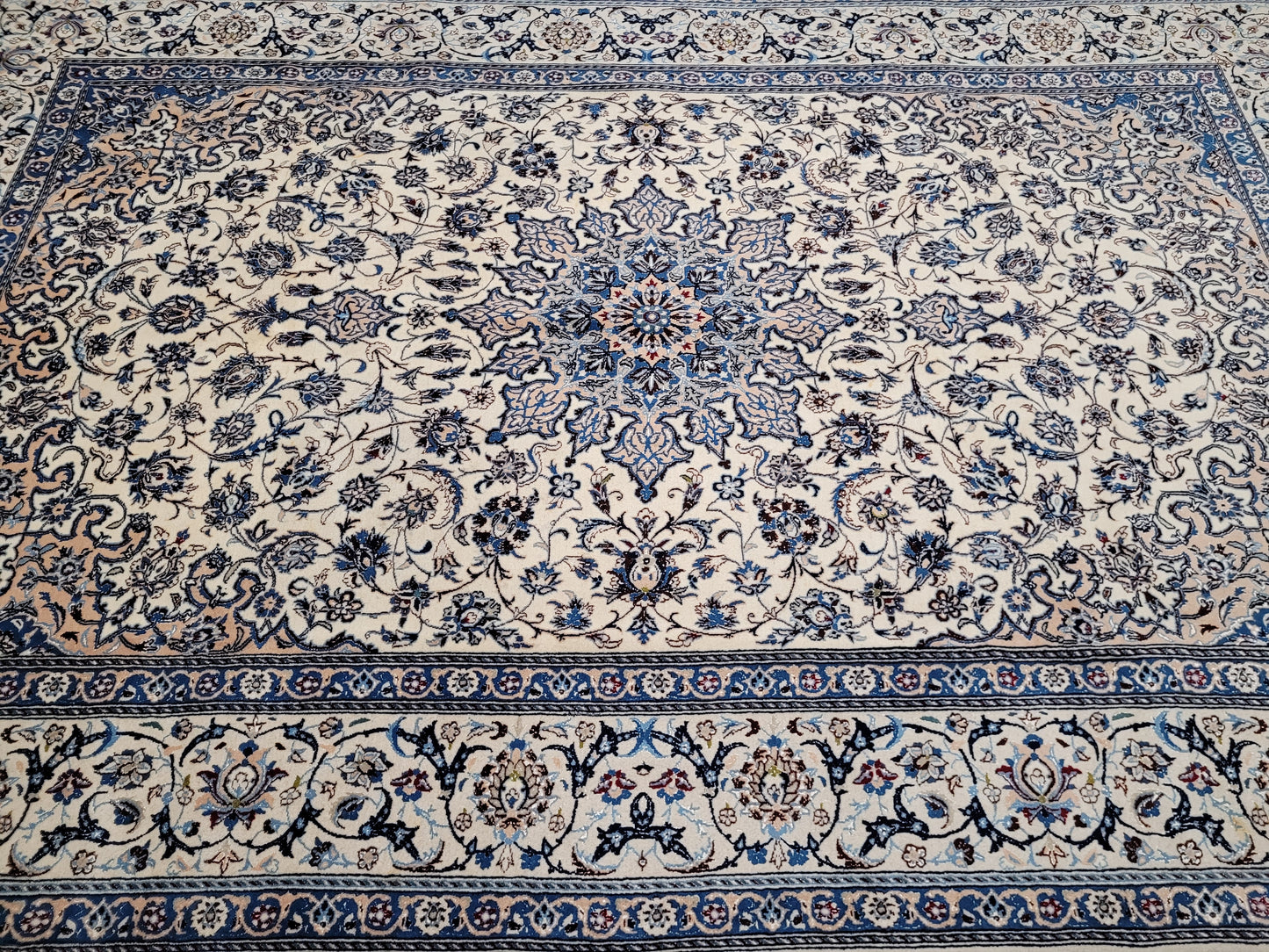 Nain Teppich Korkwolle mit Seide feine Knüpfung 310 × 205 cm