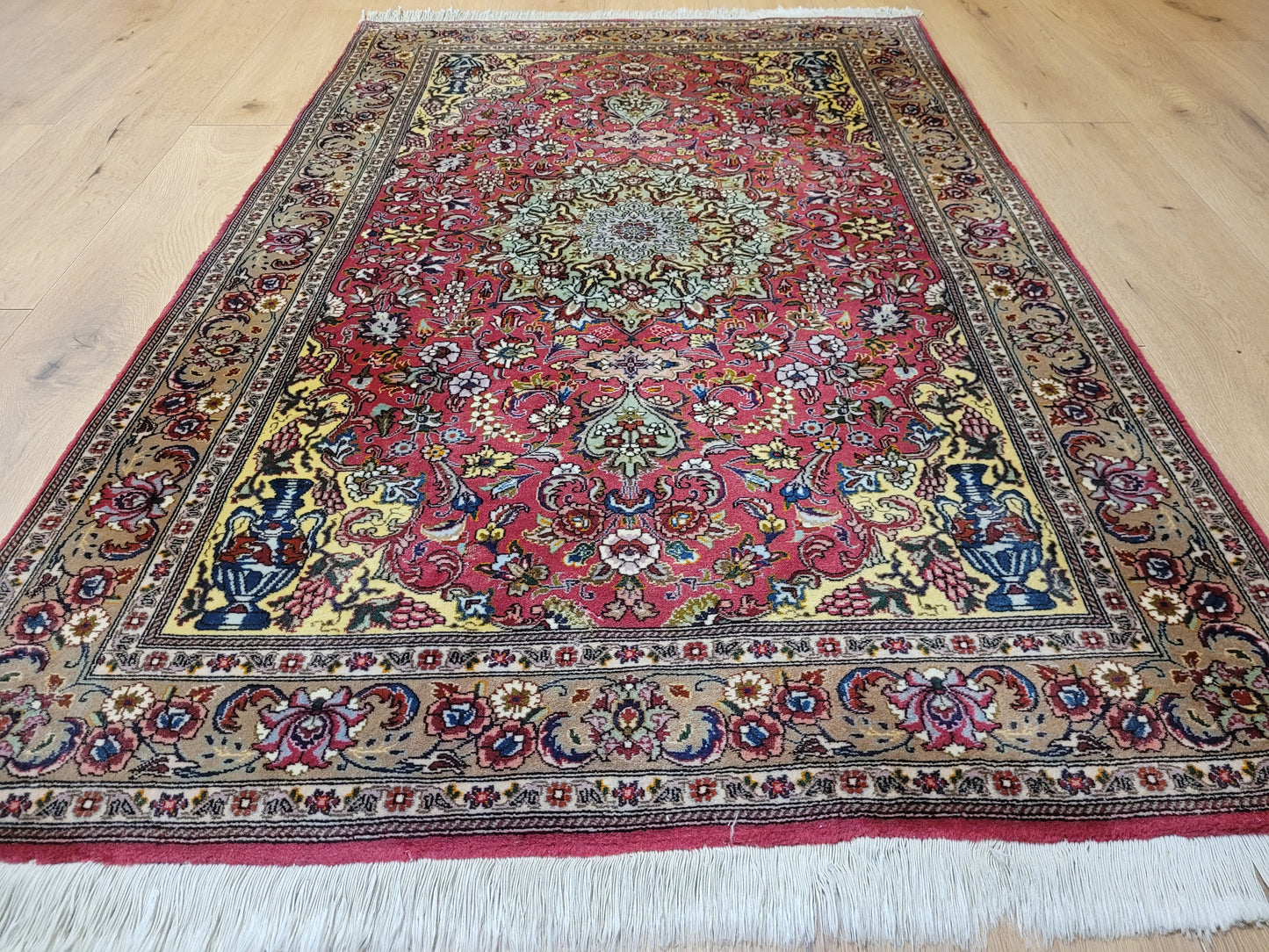 Täbriz Teppich 50er Seide auf Baumwolle 155 × 100 cm