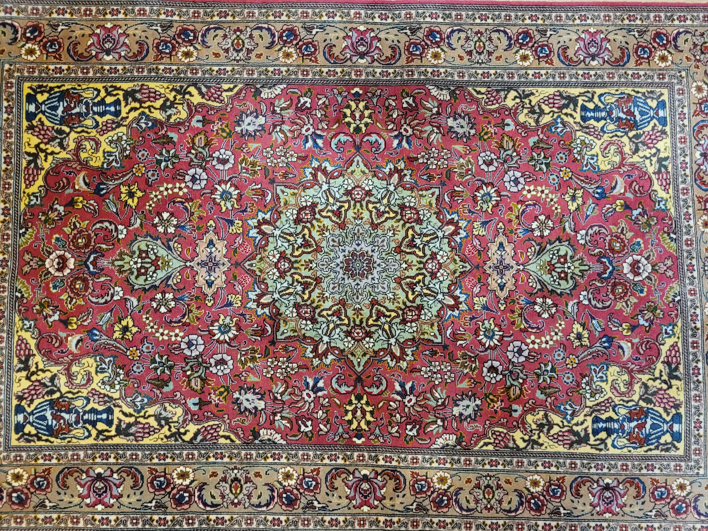 Täbriz Teppich 50er Seide auf Baumwolle 155 × 100 cm