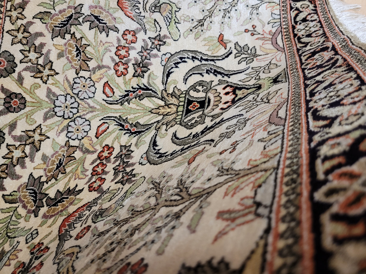 Ghom Seidenteppich florales Vogelmotiv feine Knüpfung 79x57 cm