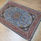 Isfahan Teppich Seide fein hellblaues Medaillon 164x107 cm