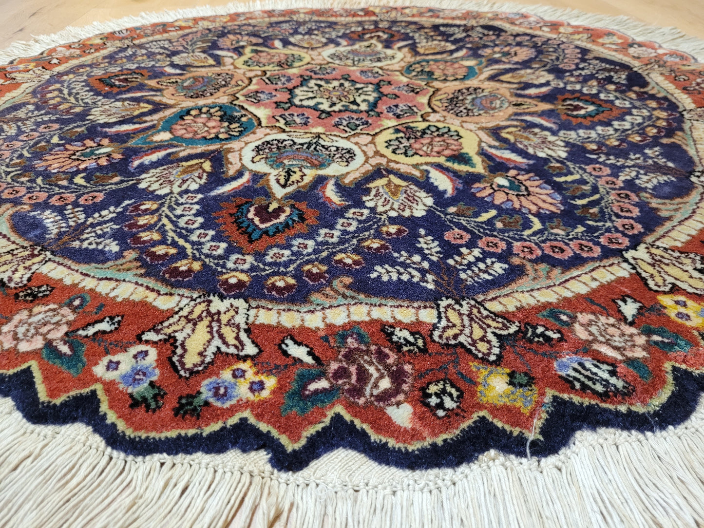 Täbriz Teppich rund florales Medaillon Korkwolle 96 cm