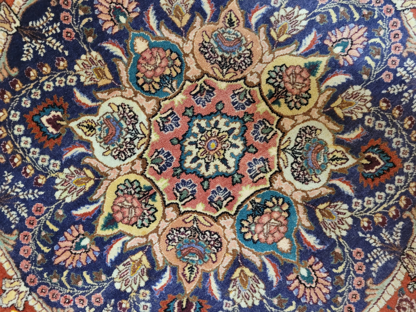 Täbriz Teppich rund florales Medaillon Korkwolle 96 cm