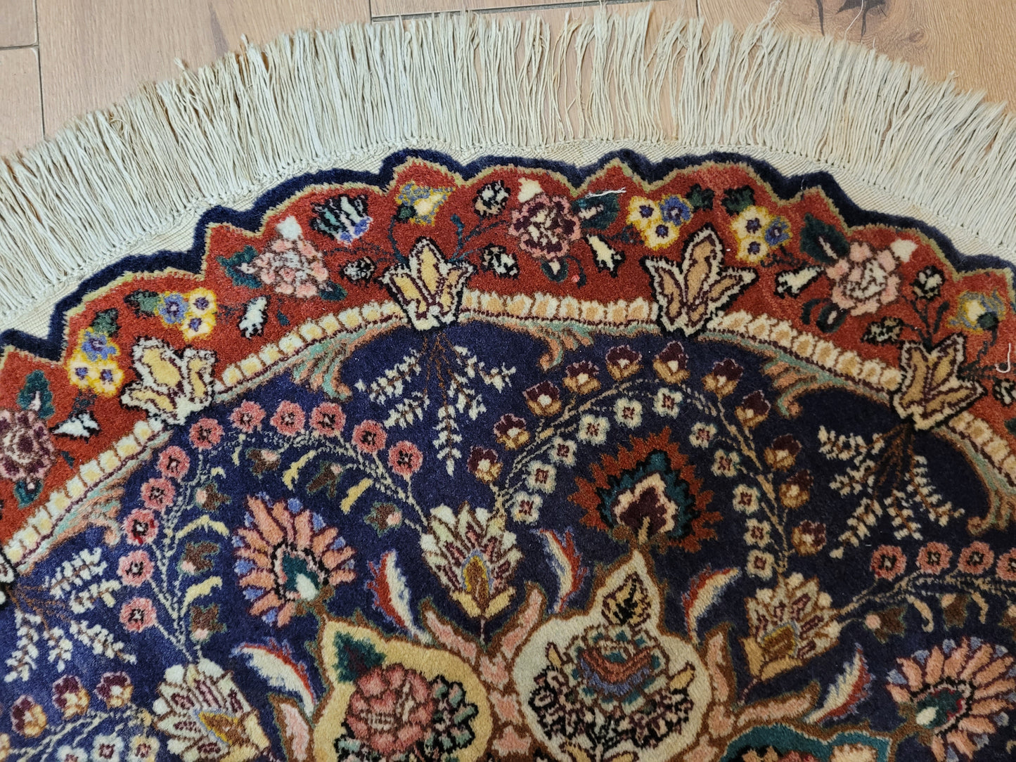 Täbriz Teppich rund florales Medaillon Korkwolle 96 cm