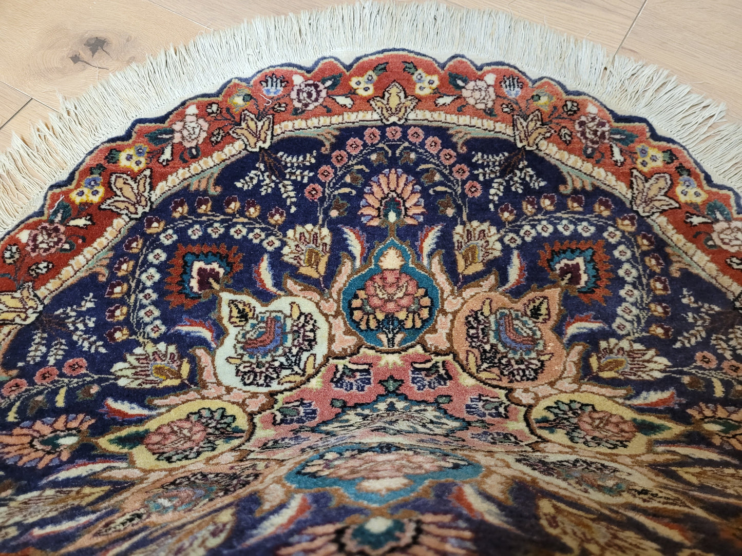 Täbriz Teppich rund florales Medaillon Korkwolle 96 cm
