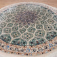 Nain Teppich rund mit Seide fein hellgrün 140 cm