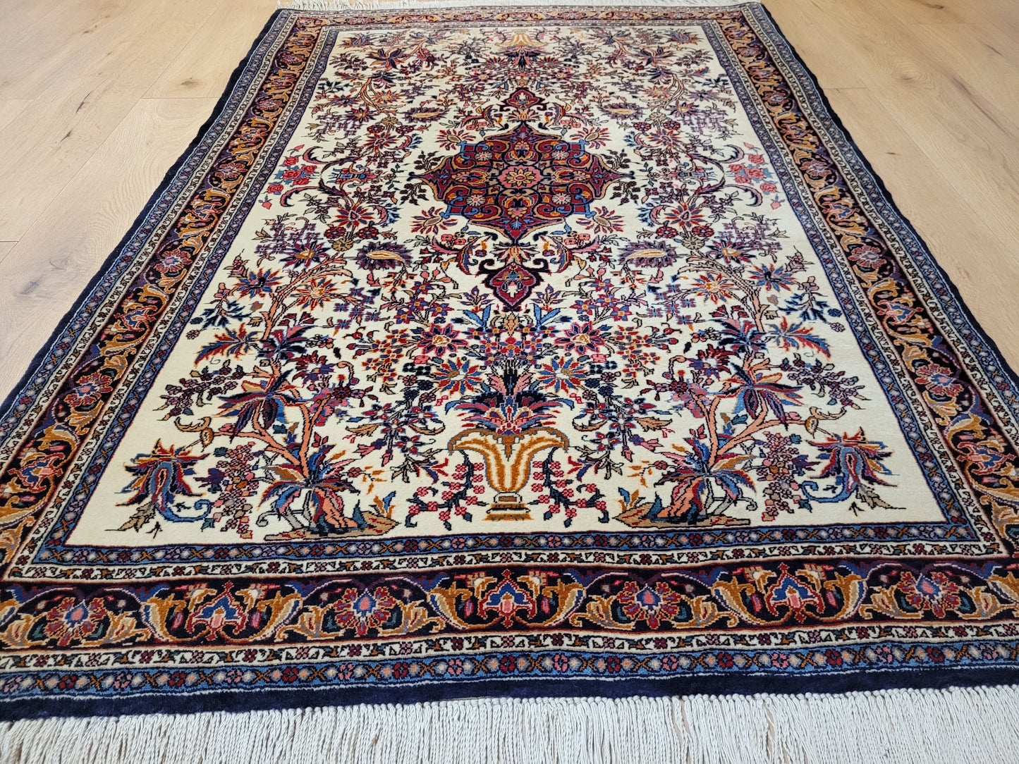 Bidjar Teppich fein florales Medaillon 165x110 cm