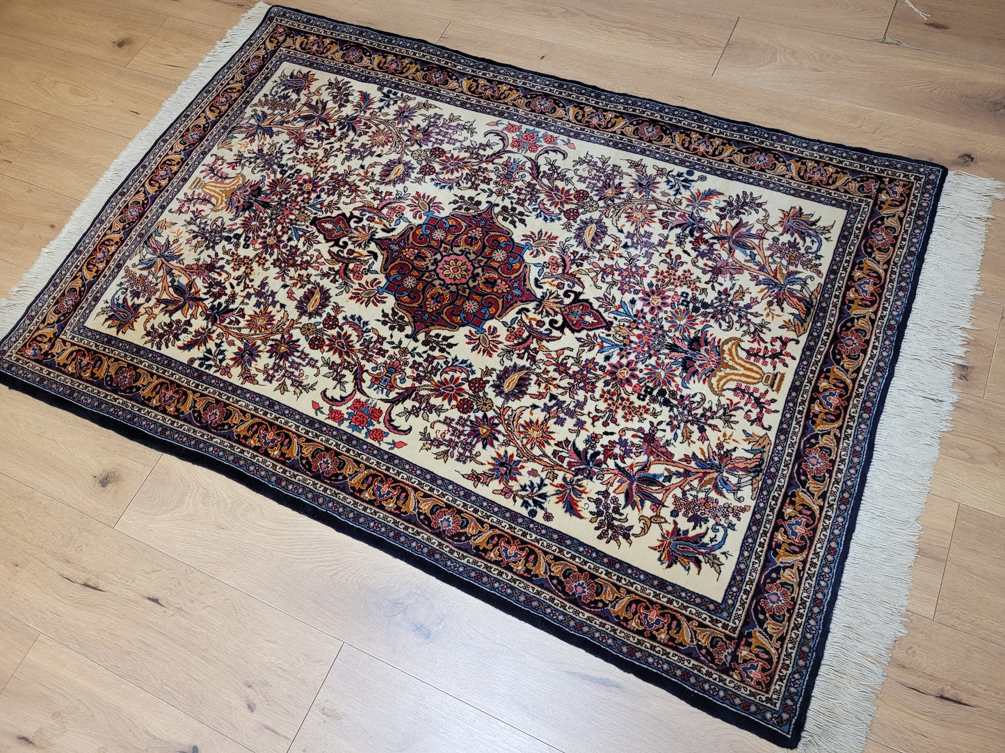 Bidjar Teppich fein florales Medaillon 165x110 cm