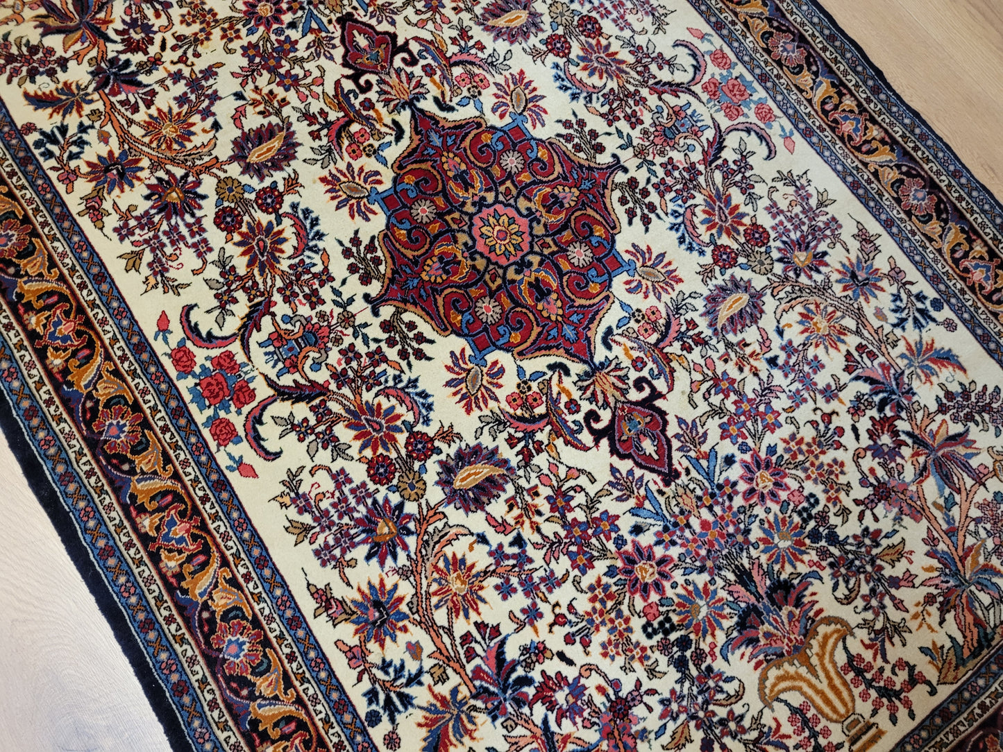 Bidjar Teppich fein florales Medaillon 165x110 cm