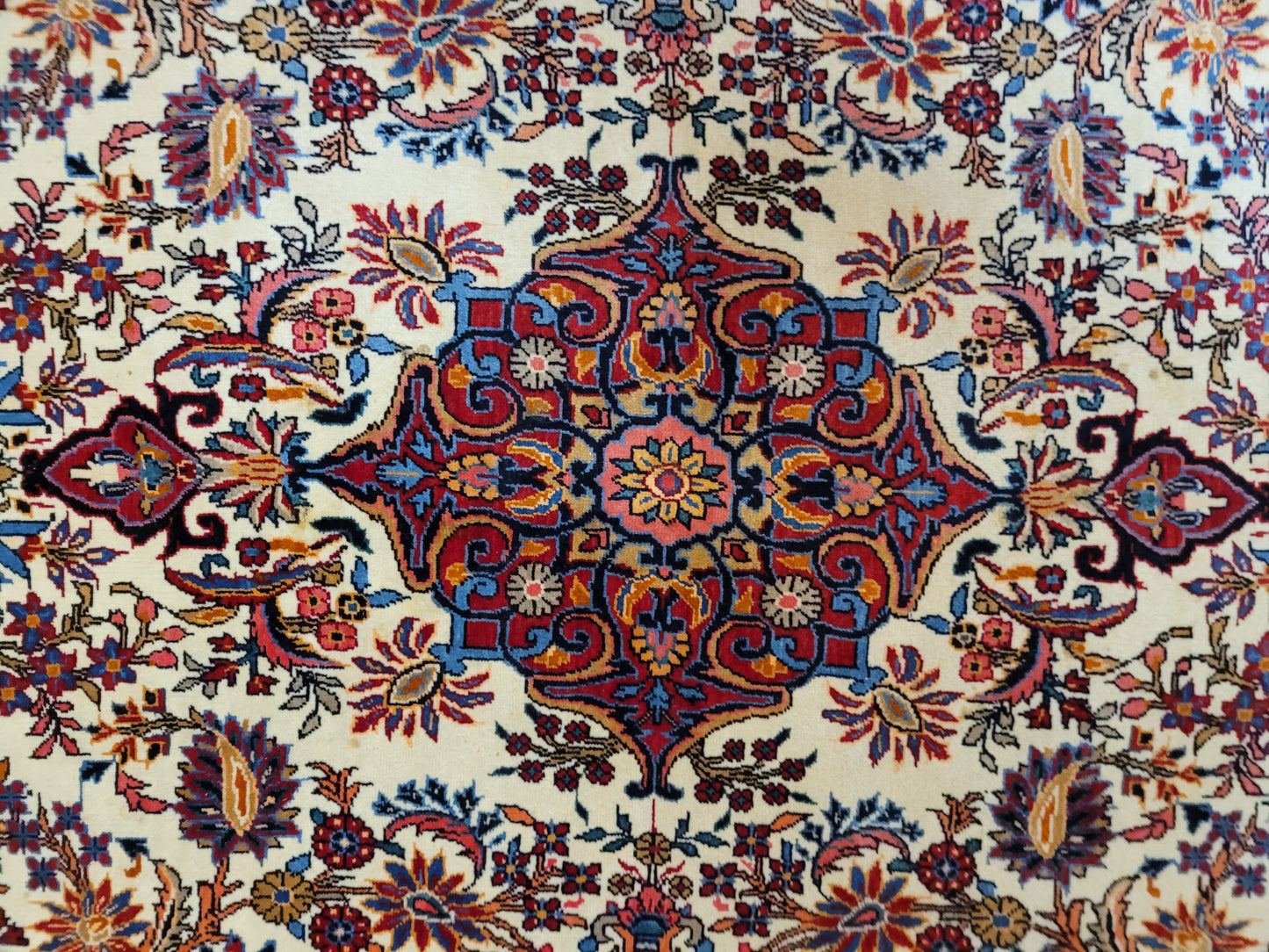 Bidjar Teppich fein florales Medaillon 165x110 cm