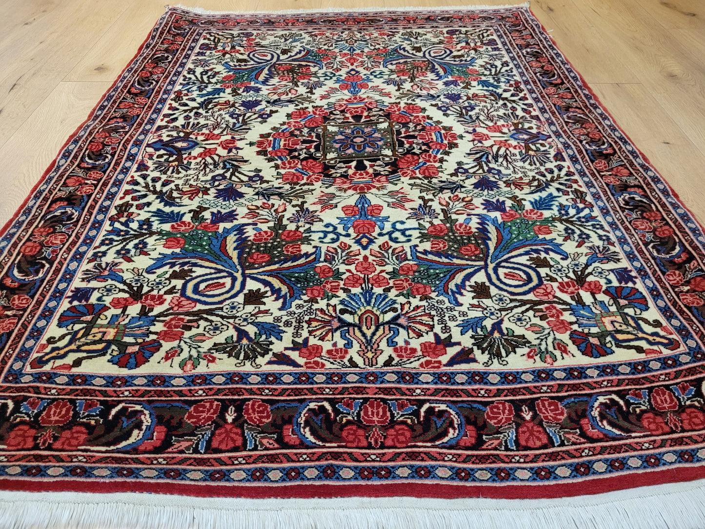 Feiner Bidjar Teppich Schurwolle florales Muster 145x110 cm