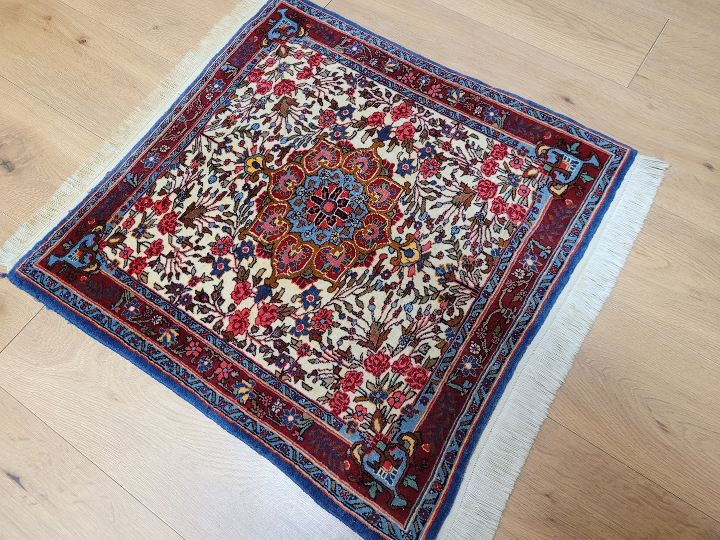 Djosan Sarough Teppich Korkwolle florales Medaillon 205x138 cm