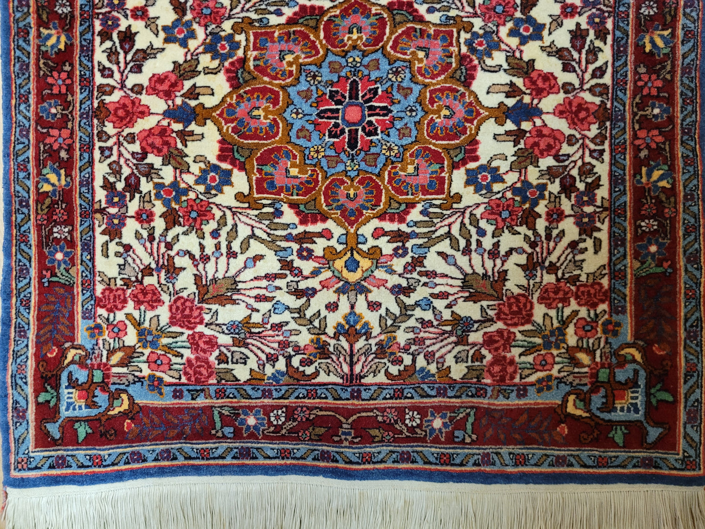 Djosan Sarough Teppich Korkwolle florales Medaillon 205x138 cm