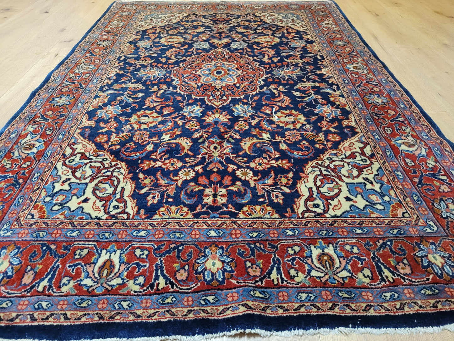 Sarough Teppich Korkwolle klassisches Medaillon 205x138 cm