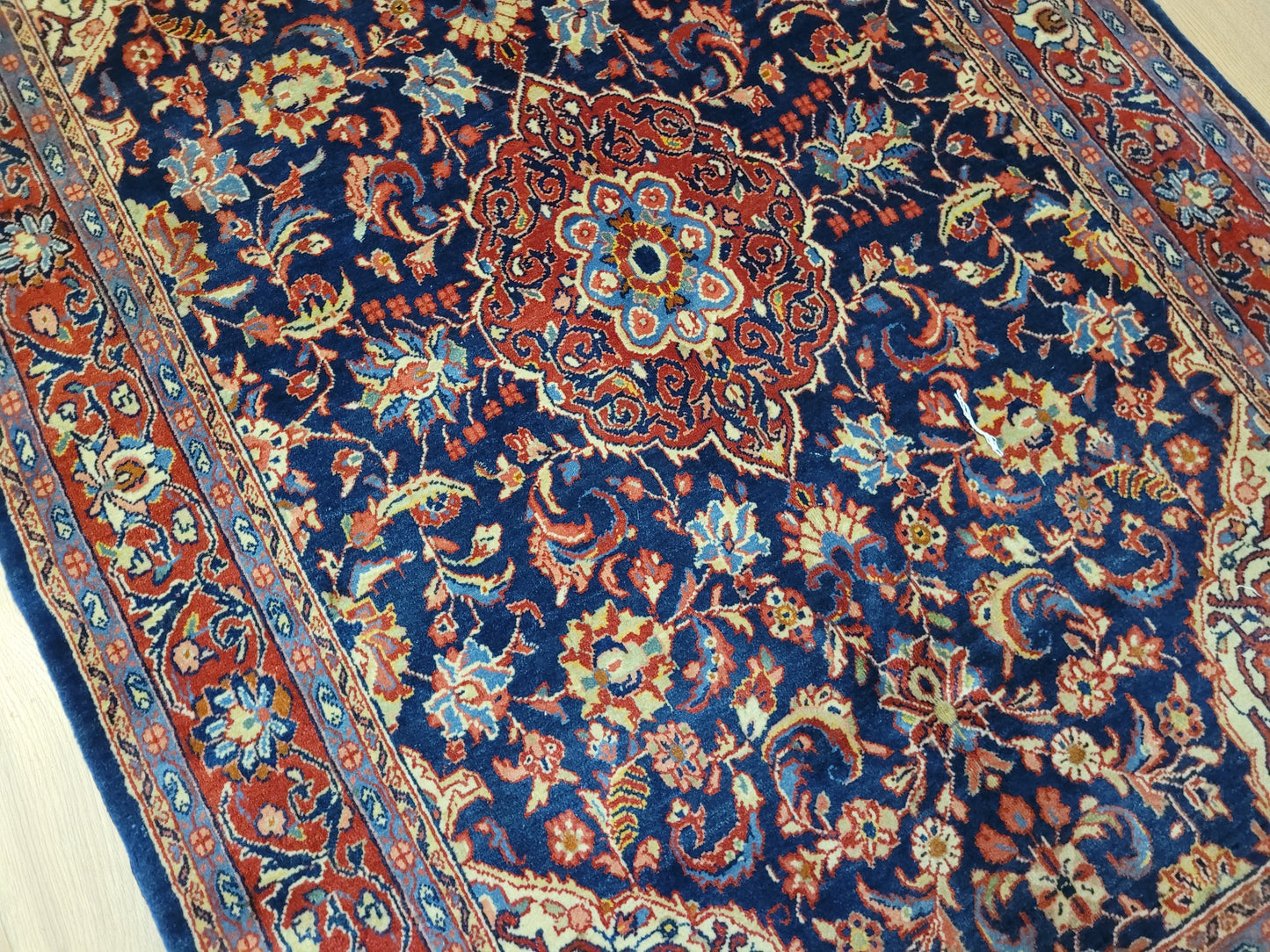 Sarough Teppich Korkwolle klassisches Medaillon 205x138 cm