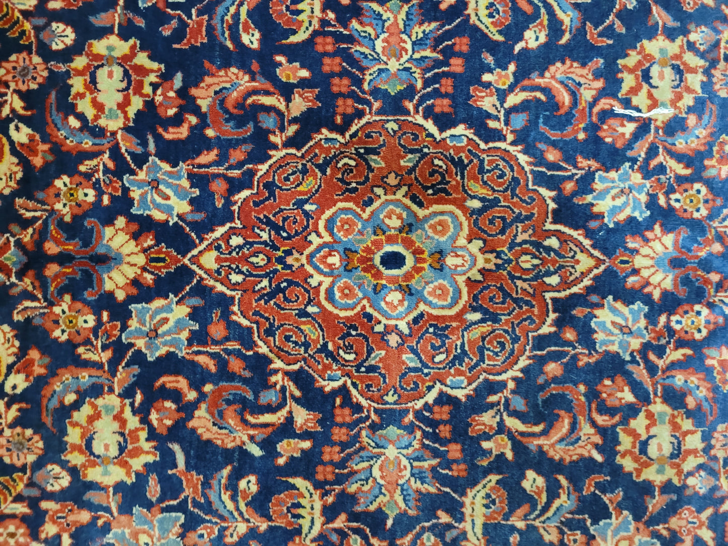 Sarough Teppich Korkwolle klassisches Medaillon 205x138 cm