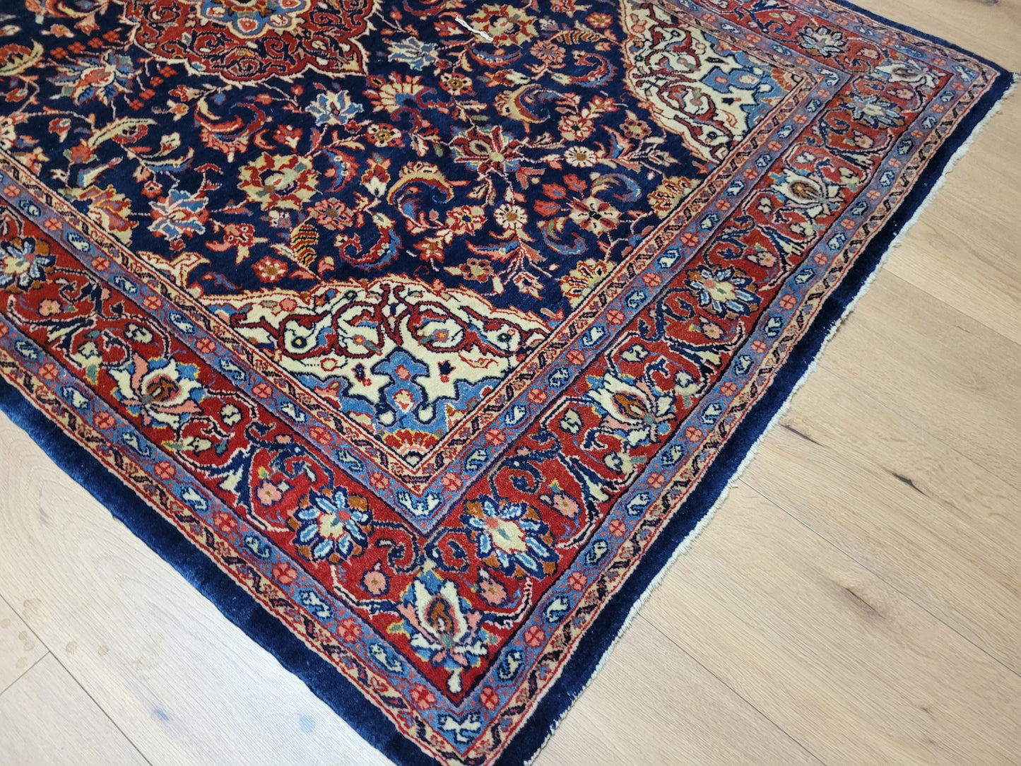 Sarough Teppich Korkwolle klassisches Medaillon 205x138 cm