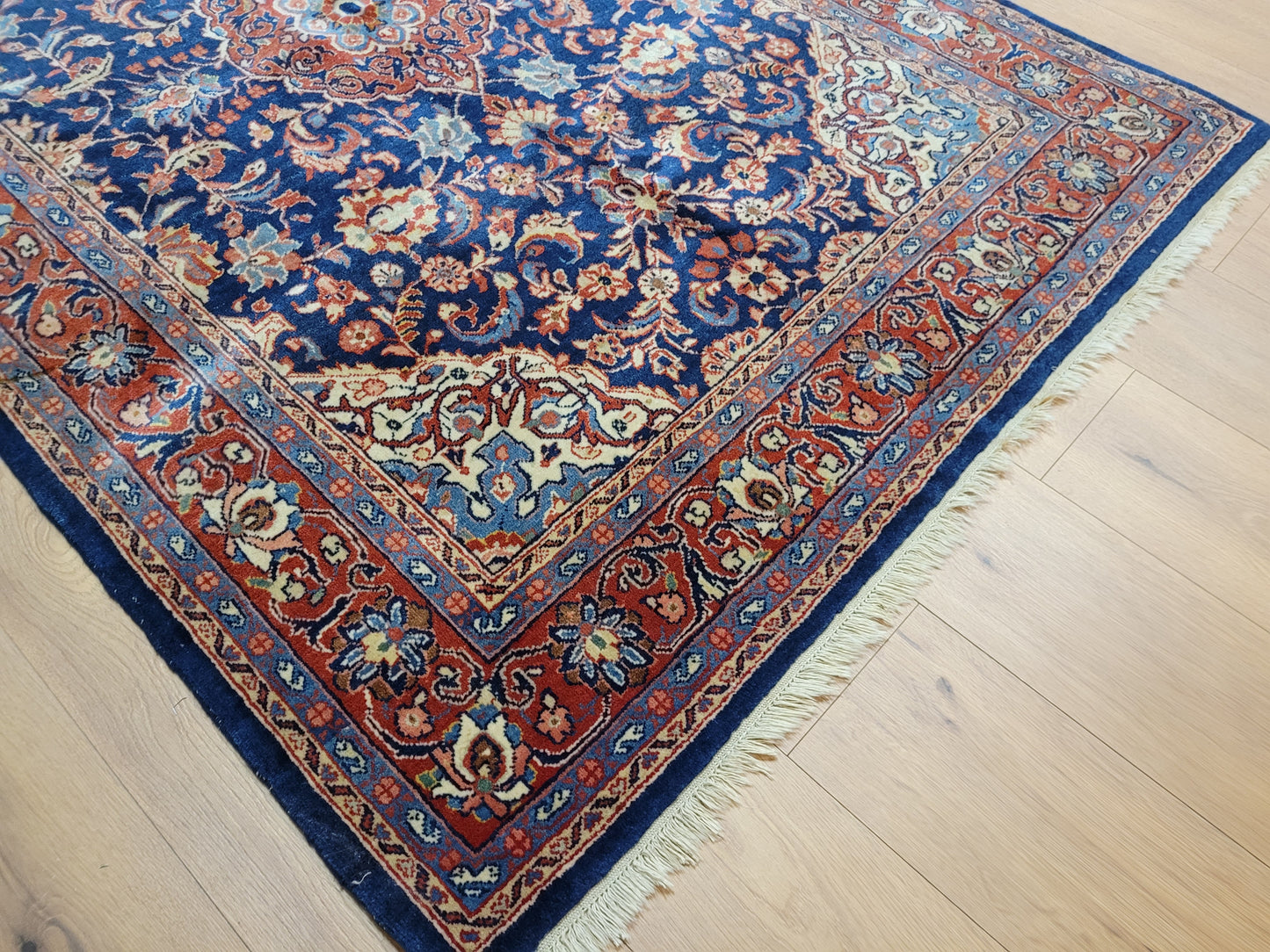 Sarough Teppich Korkwolle klassisches Medaillon 205x138 cm