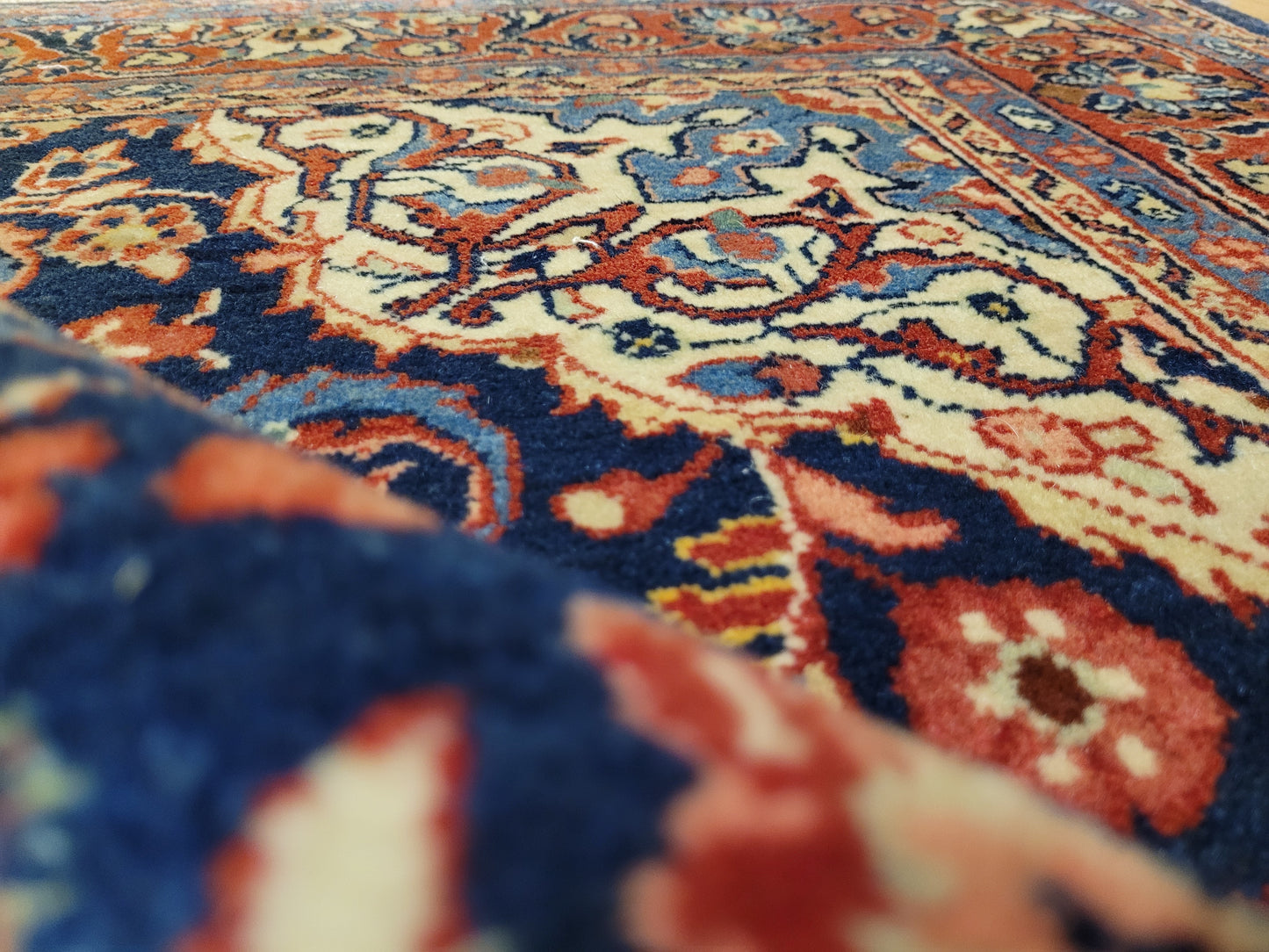 Sarough Teppich Korkwolle klassisches Medaillon 205x138 cm