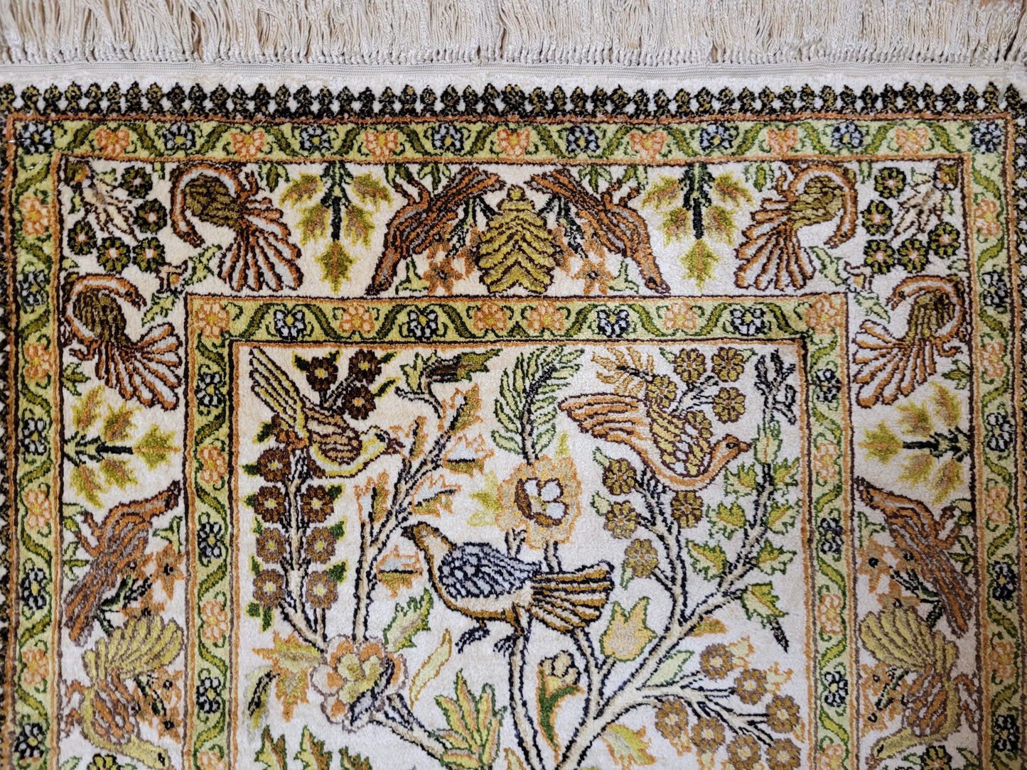 Ghom Seidenteppich Vogelmotiv feine Knüpfung 107x68 cm