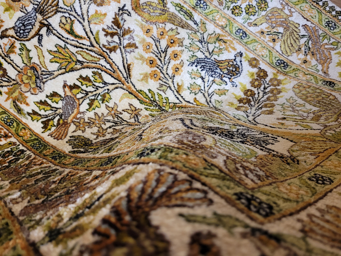 Ghom Seidenteppich Vogelmotiv feine Knüpfung 107x68 cm