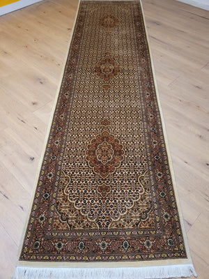 Täbriz Läufer feine Knüpfung mit Seide 310x83 cm