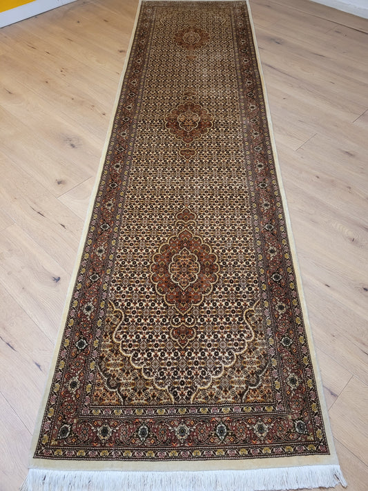 Täbriz Läufer feine Knüpfung mit Seide 310x83 cm