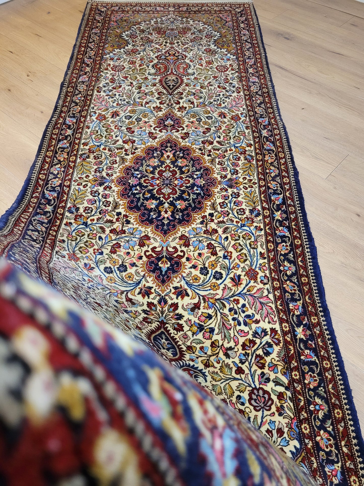 Ghom Korkwolle Läufer feine Knüpfung florales Medaillon 310x100 cm