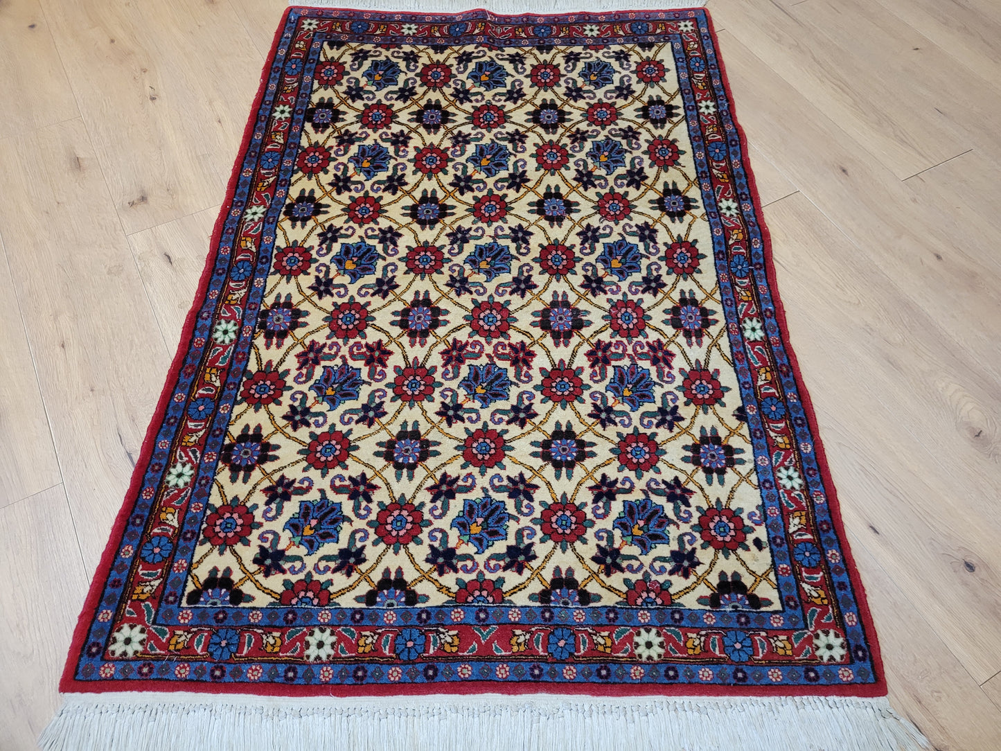 Veramin Teppich Korkwolle florales Mina-Khani-Muster 150x100 cm