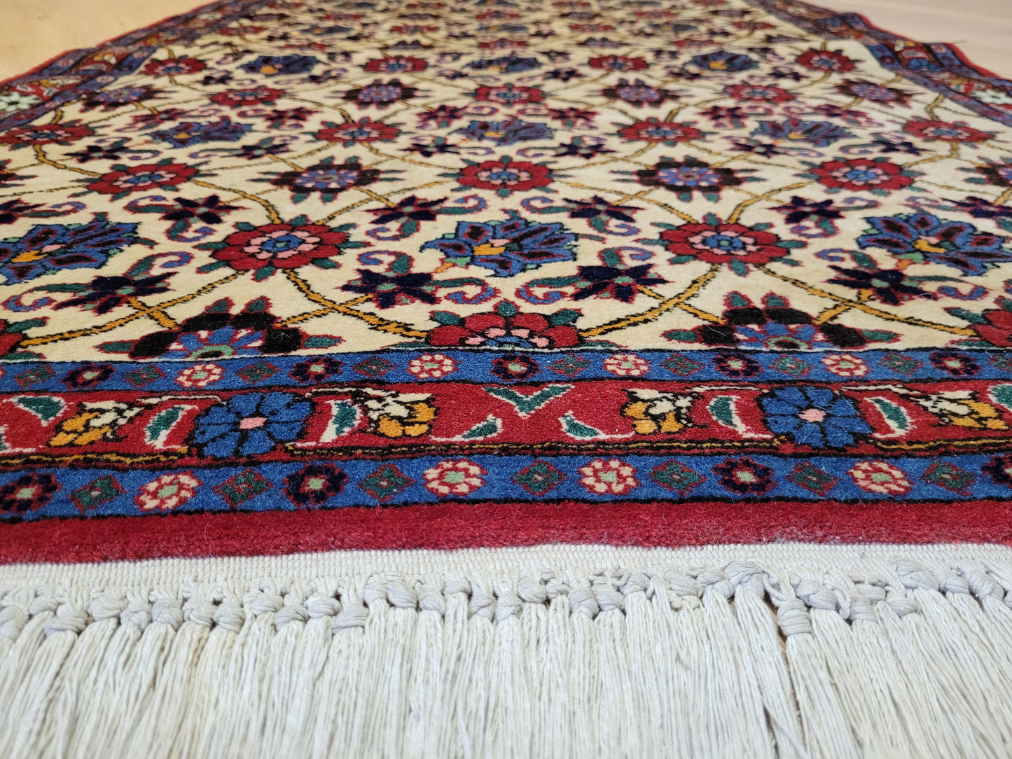 Veramin Teppich Korkwolle florales Mina-Khani-Muster 150x100 cm