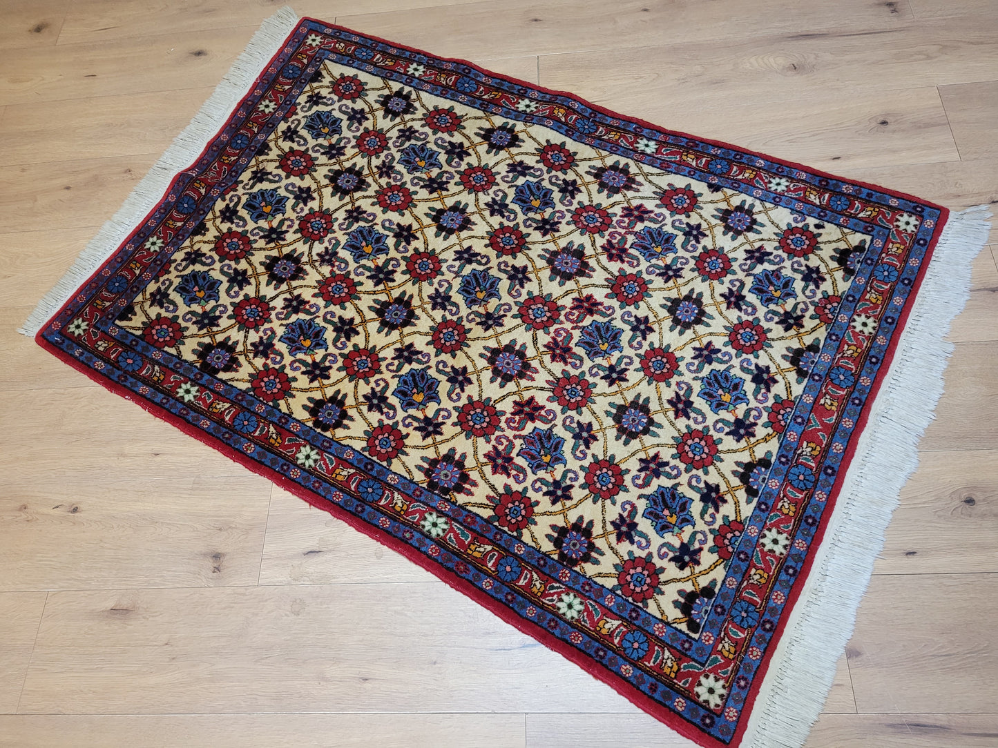 Veramin Teppich Korkwolle florales Mina-Khani-Muster 150x100 cm
