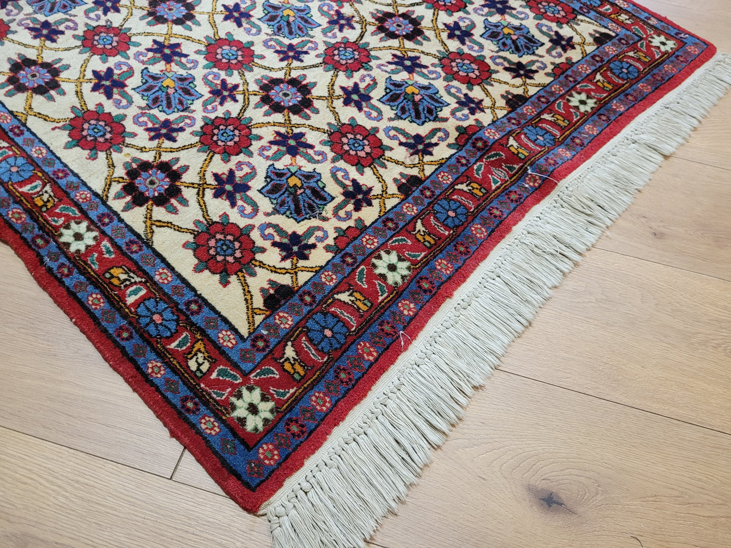 Veramin Teppich Korkwolle florales Mina-Khani-Muster 150x100 cm