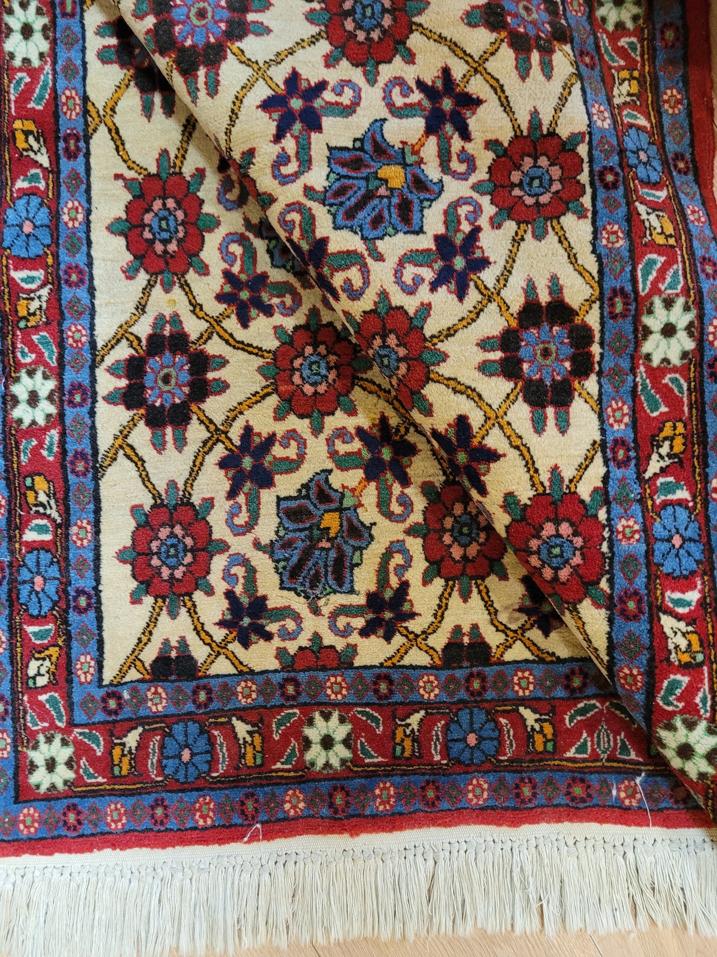 Veramin Teppich Korkwolle florales Mina-Khani-Muster 150x100 cm