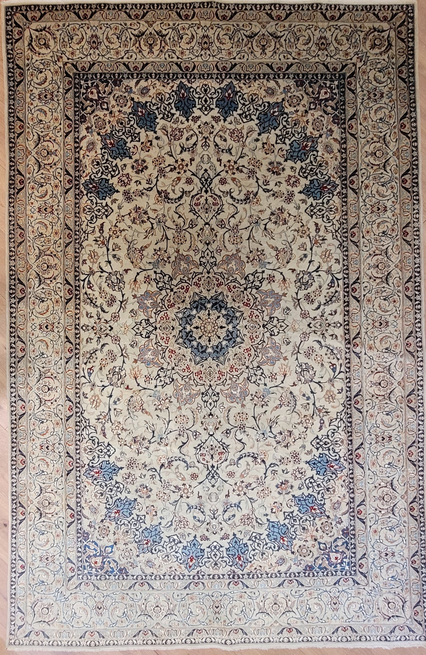 Nain Teppich fein Korkwolle mit Seide 266x170 cm