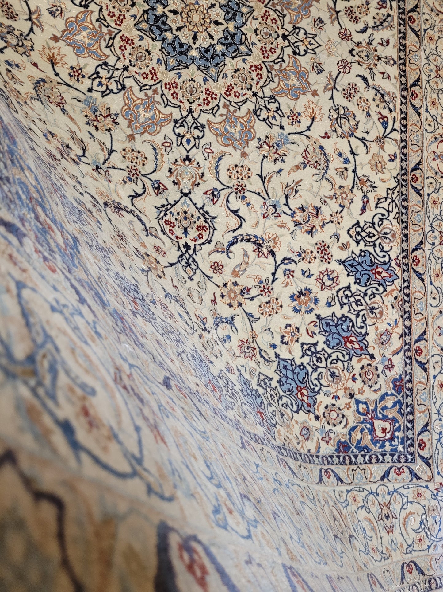 Nain Teppich fein Korkwolle mit Seide 266x170 cm