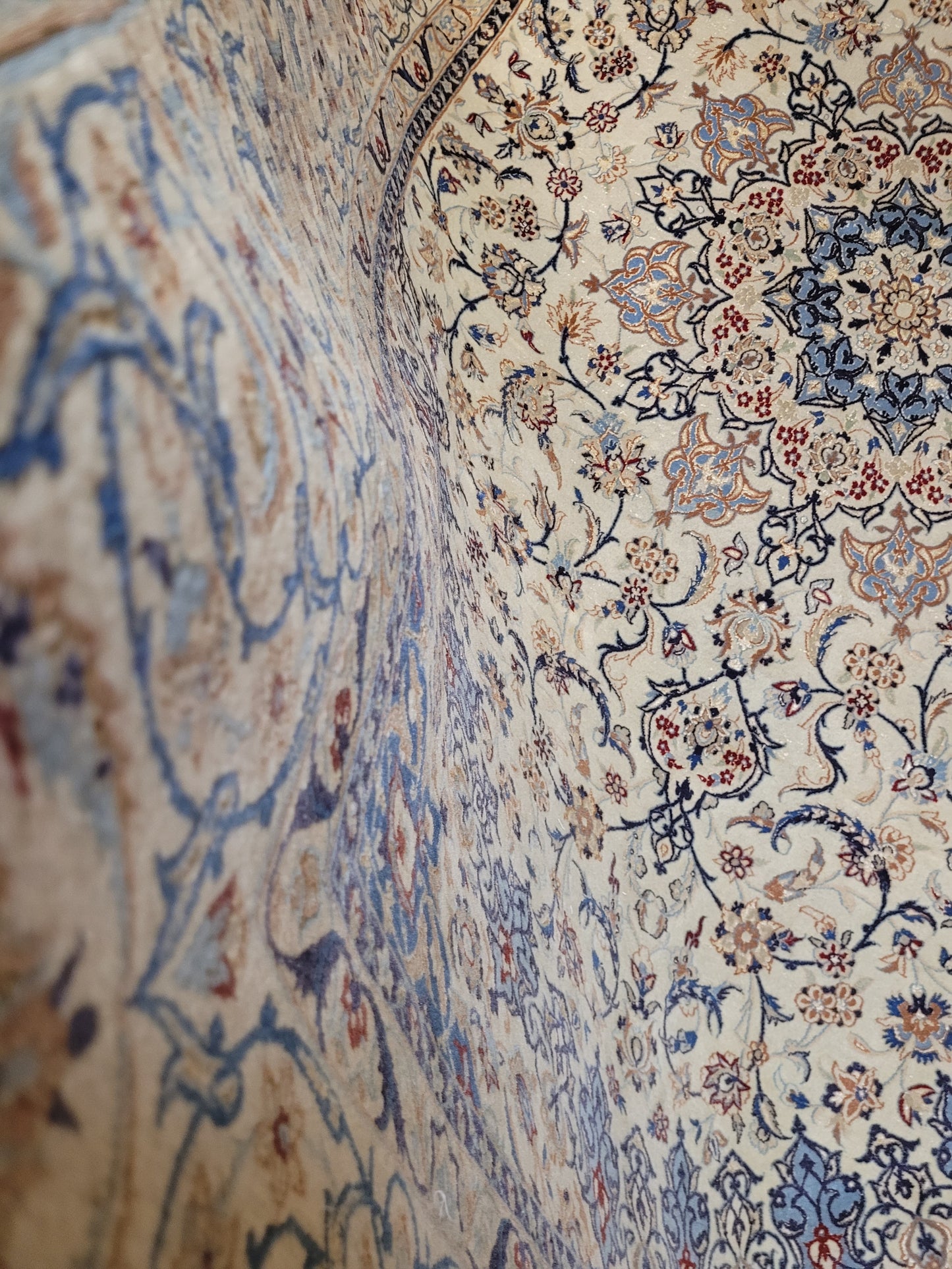 Nain Teppich fein Korkwolle mit Seide 266x170 cm