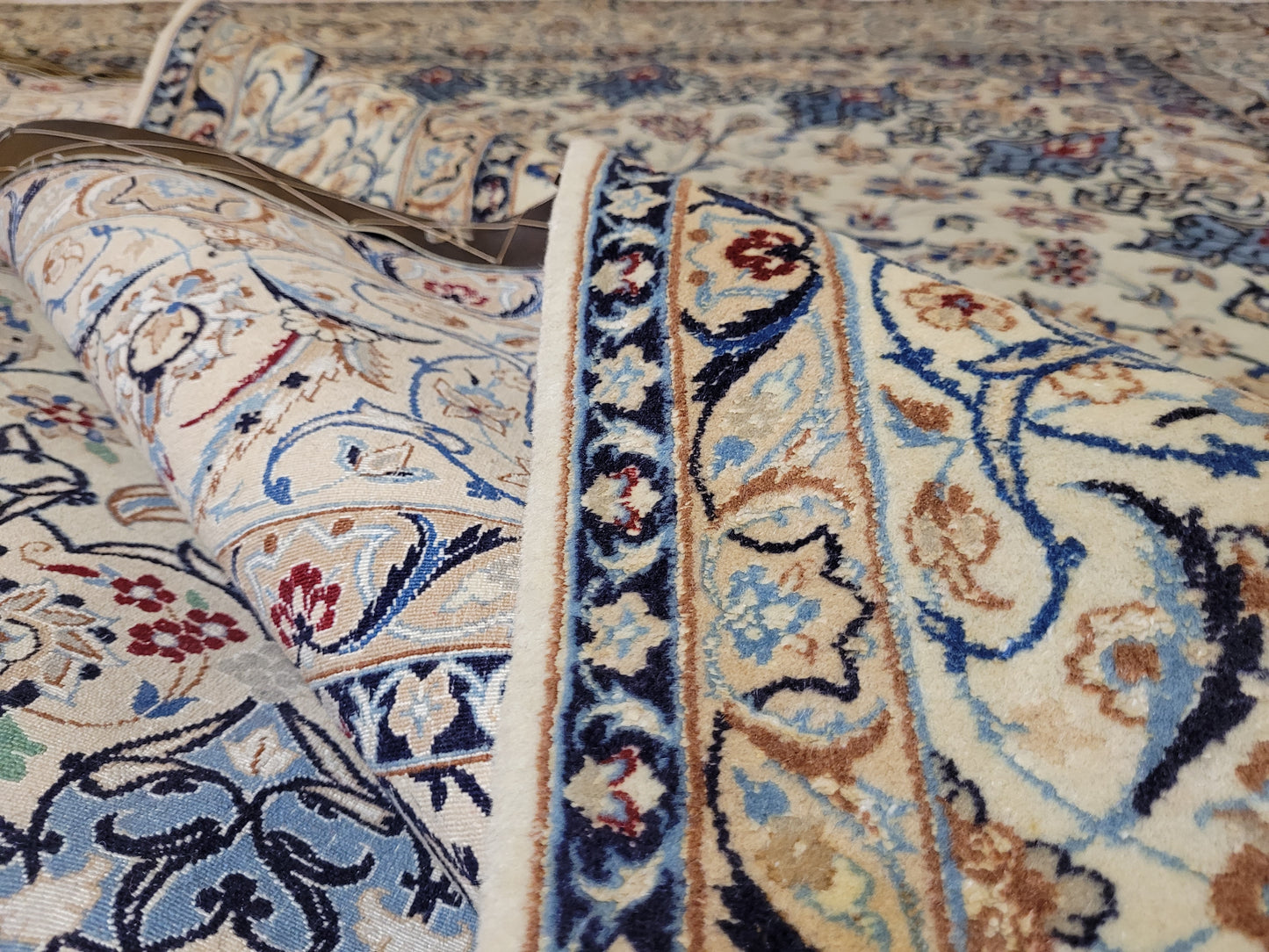 Nain Teppich fein Korkwolle mit Seide 266x170 cm