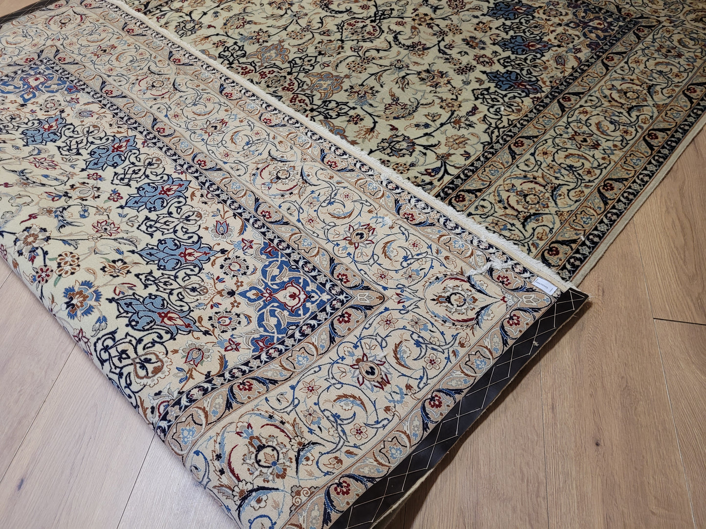 Nain Teppich fein Korkwolle mit Seide 266x170 cm