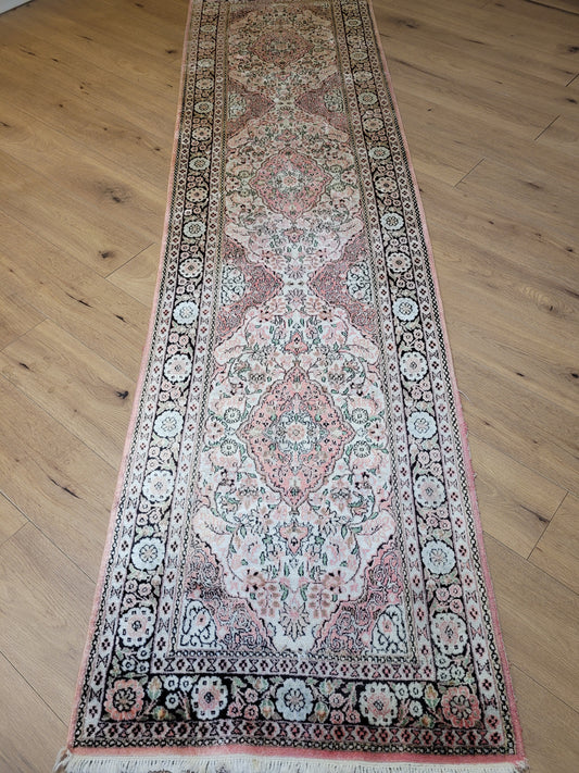 Ghom Läufer Seide auf Baumwolle feine Knüpfung 300x80 cm