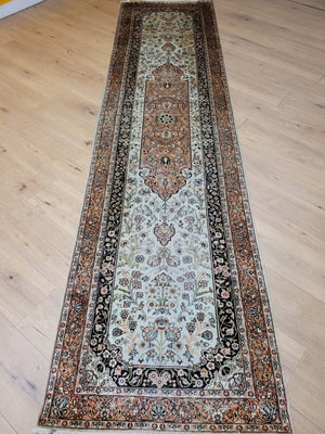 Ghom Läufer Seide auf Baumwolle florales Design 303x78 cm