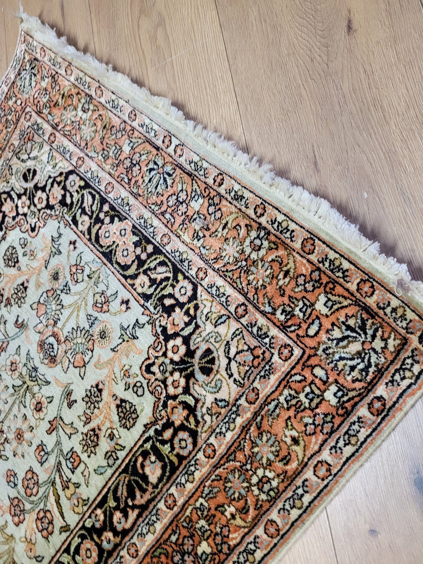 Ghom Läufer Seide auf Baumwolle florales Design 303x78 cm