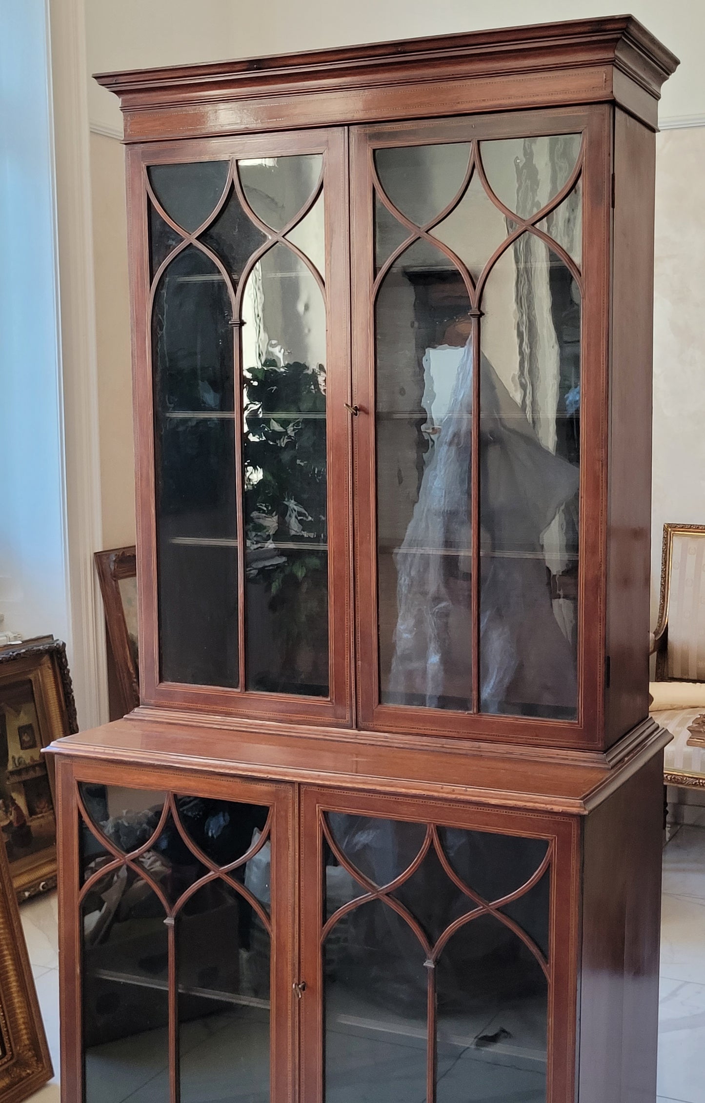 Englischer Bücherschrank – Mahagoni mit Glasfüllungen – ca. 19./20. Jahrhundert